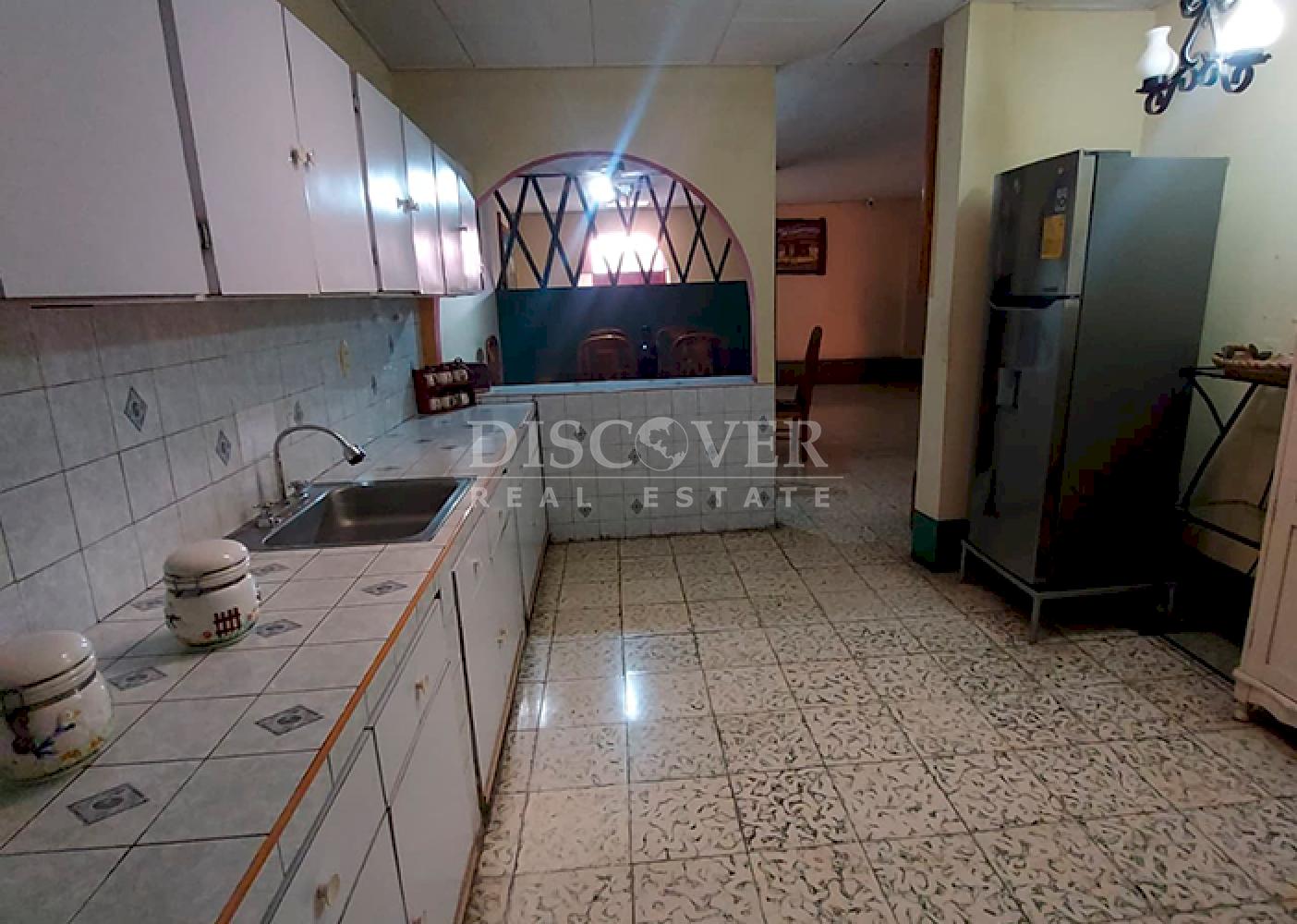 Spacious house for sale and rent in León - Ideal for investment