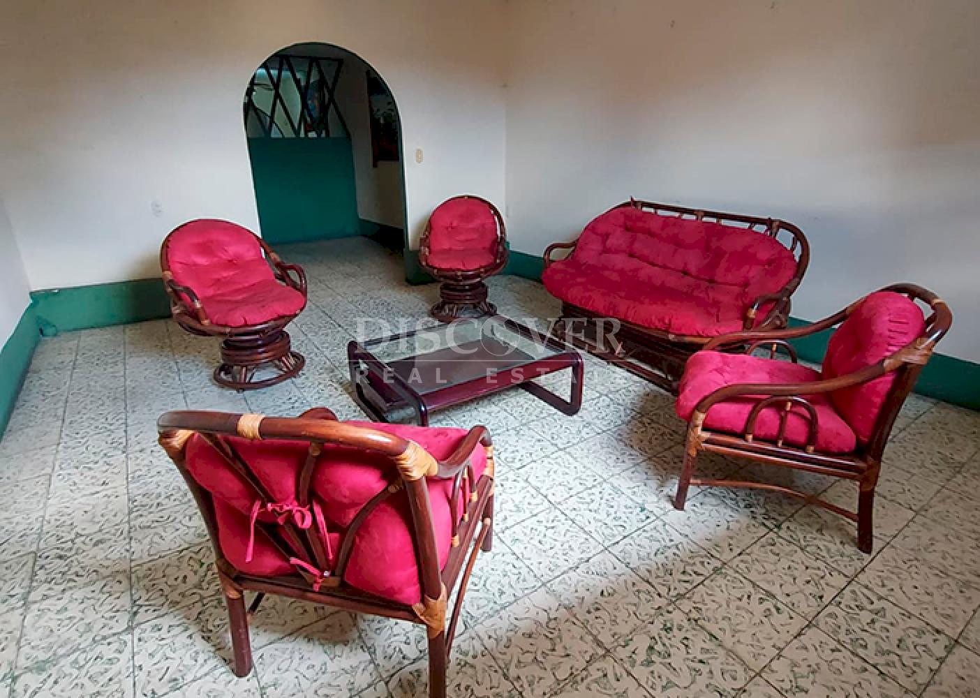 Spacious house for sale and rent in León - Ideal for investment