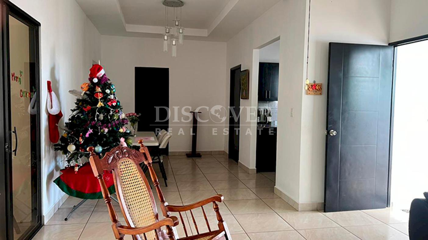  House for rent in residential area on the road to Masaya 