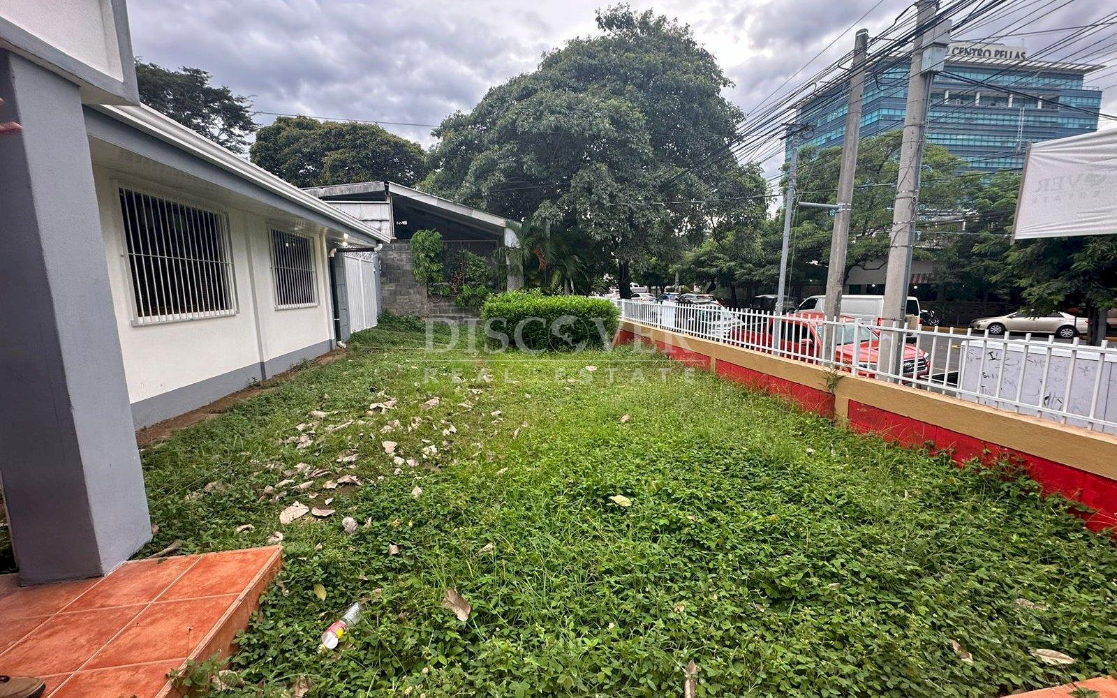  Property for rent in Los Robles.