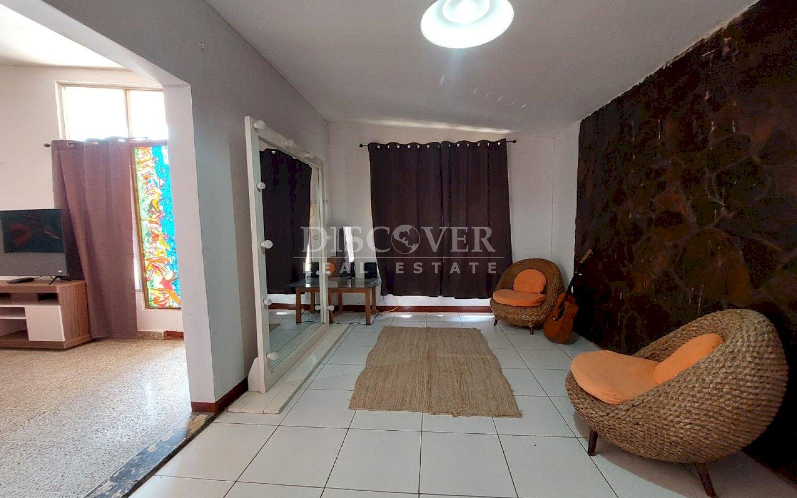  2 houses for sale on the same lot in Las Colinas