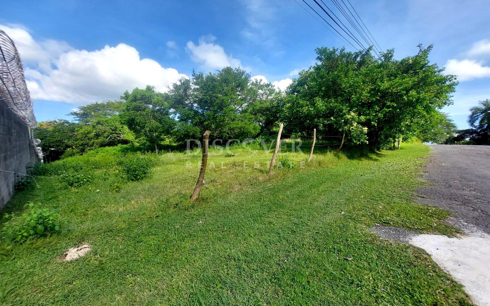  Land for sale opposite the highway in Santo Domingo