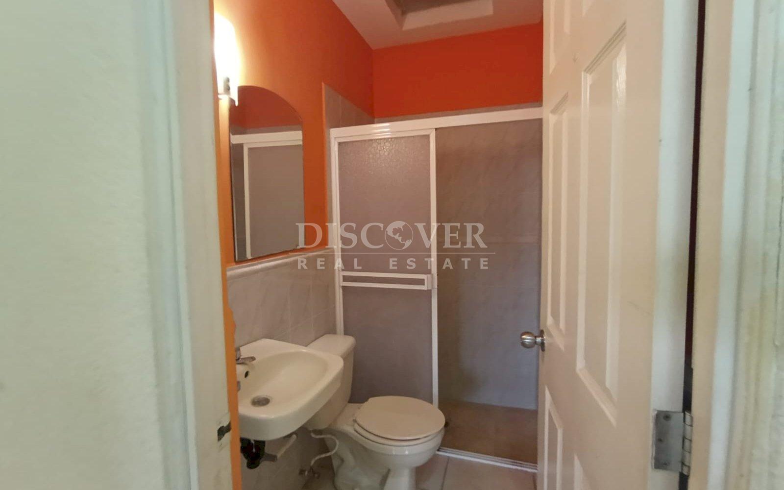  Spacious house for rent located on Carretera Vieja to León