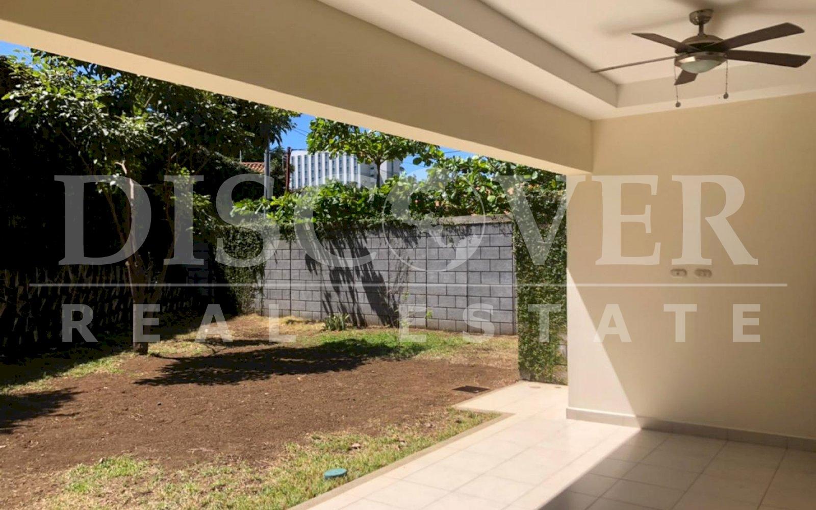 https://images.discovernica.com/propiedad/1600/Jardin_de_Terraza.jpg