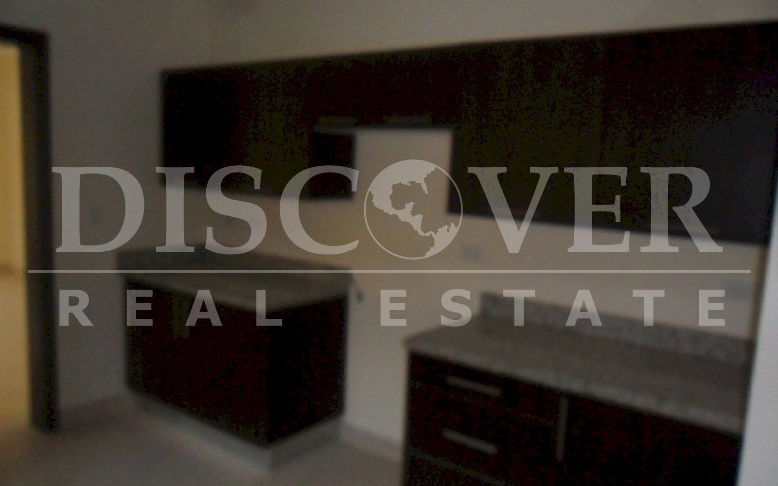  House for rent in Las Colinas.