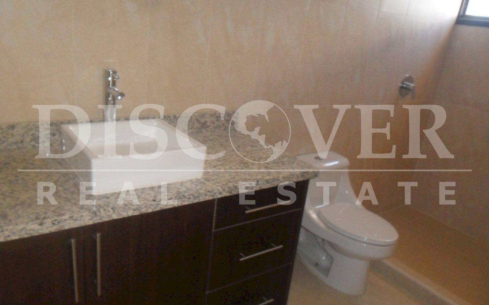  House for rent in Las Colinas.