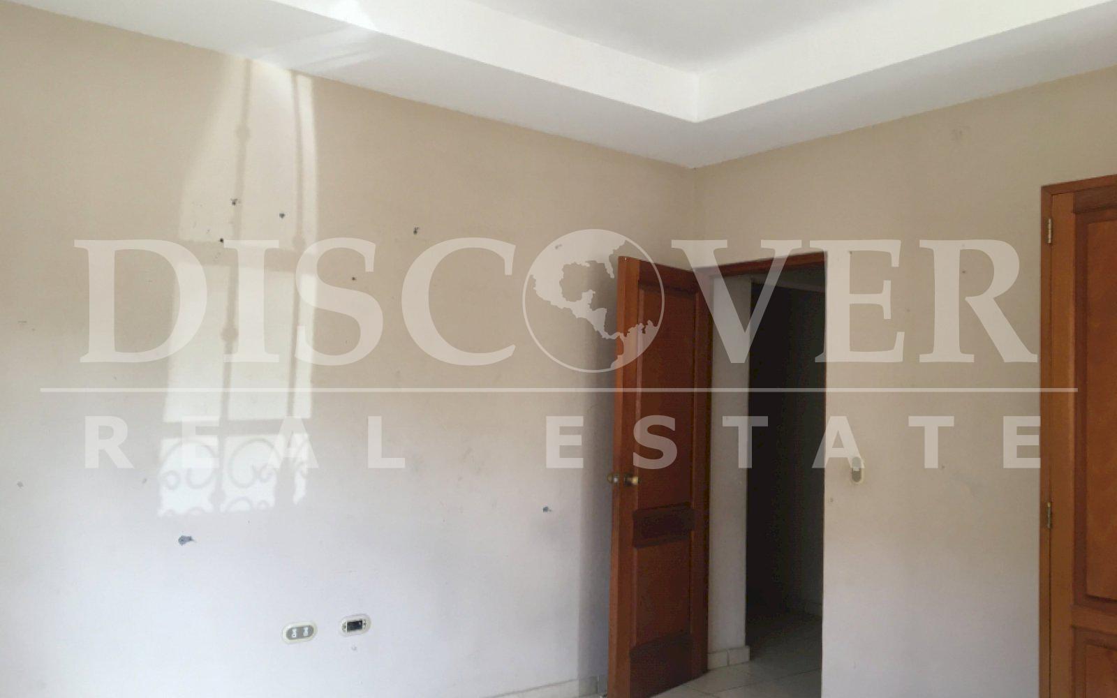  Large and comfortable house for in Residential Colinas de Santa C