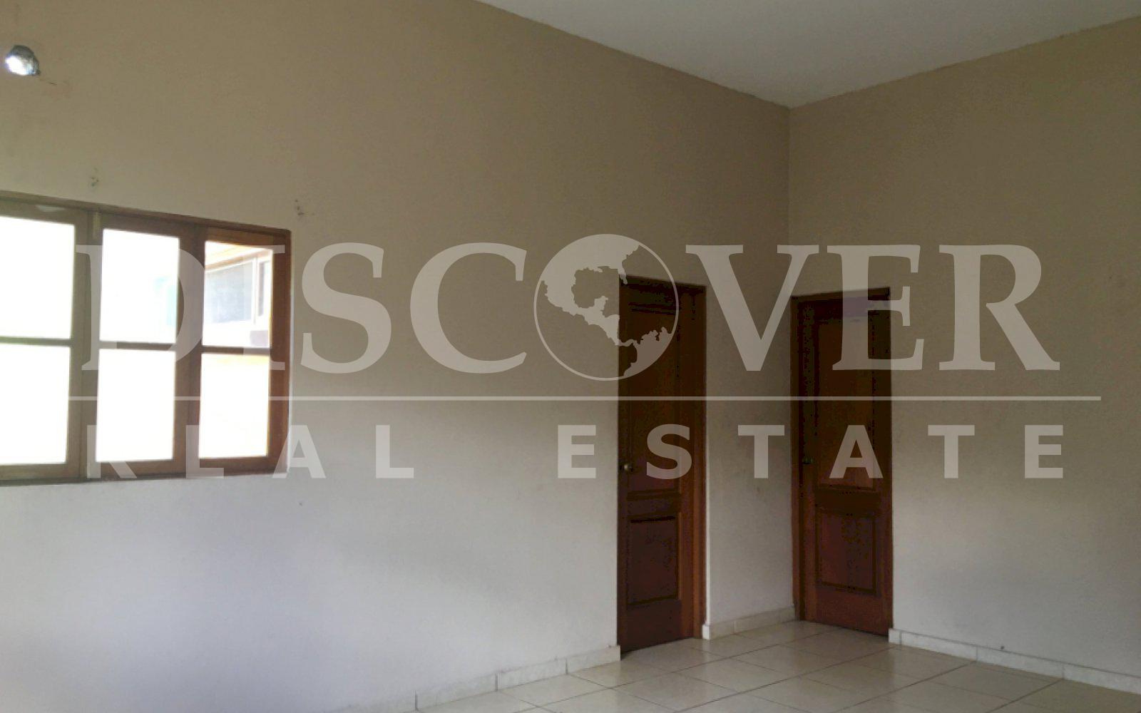  Large and comfortable house for in Residential Colinas de Santa C