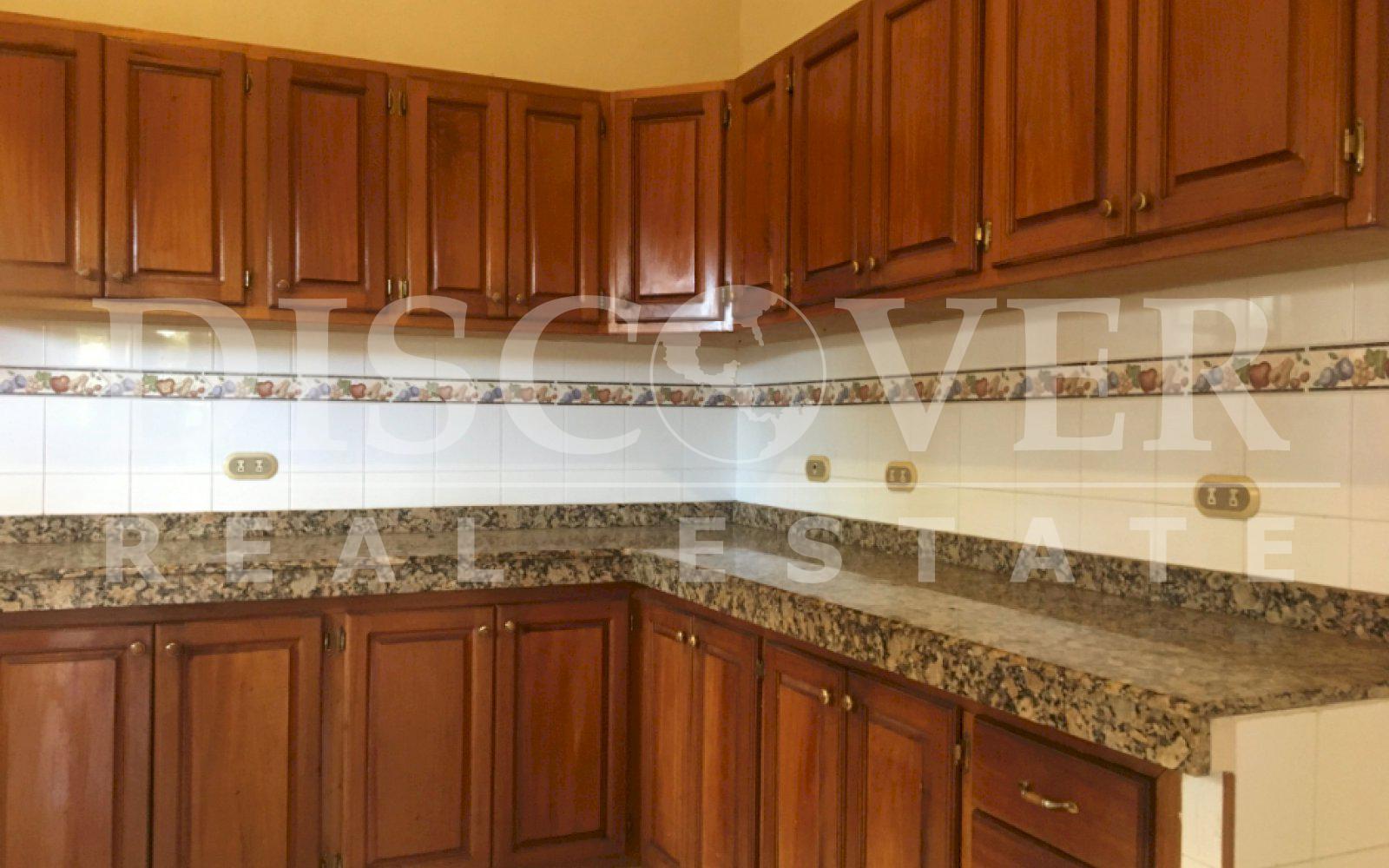  Large and comfortable house for in Residential Colinas de Santa C