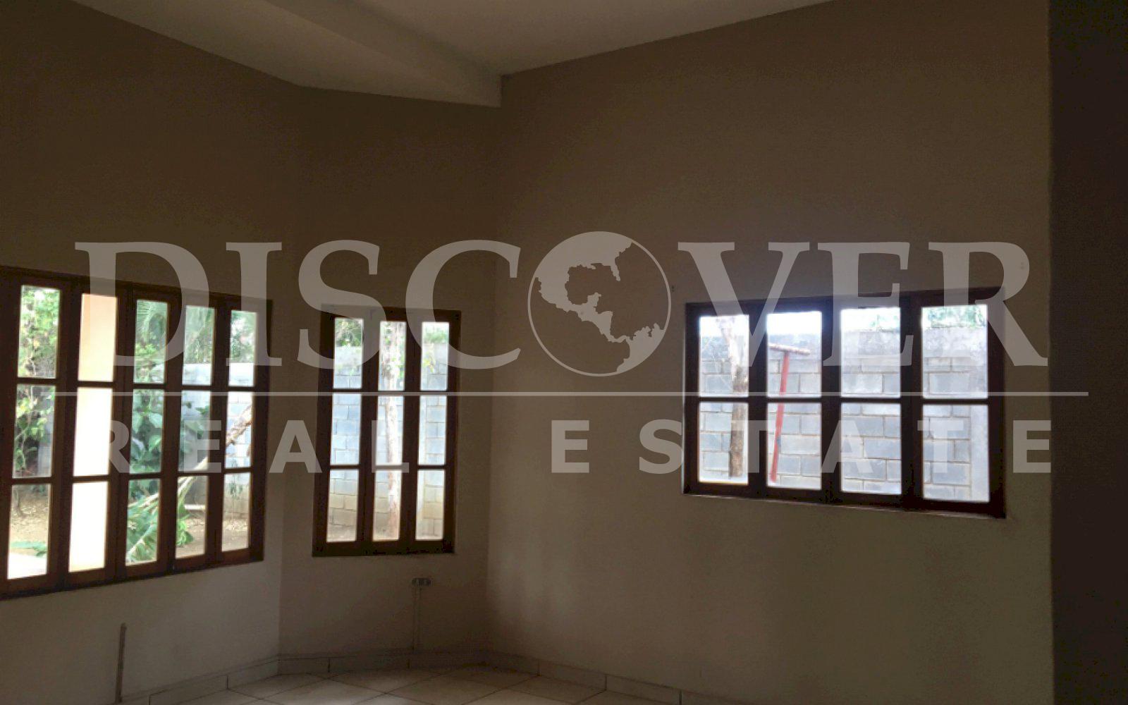  Large and comfortable house for in Residential Colinas de Santa C