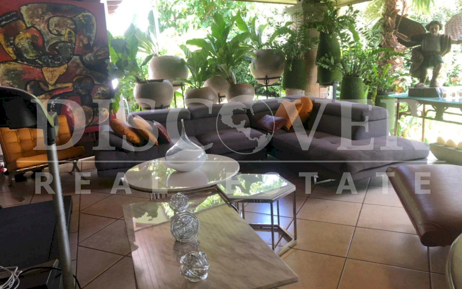  Spectacular house for rent - Sale located in Las Colinas.