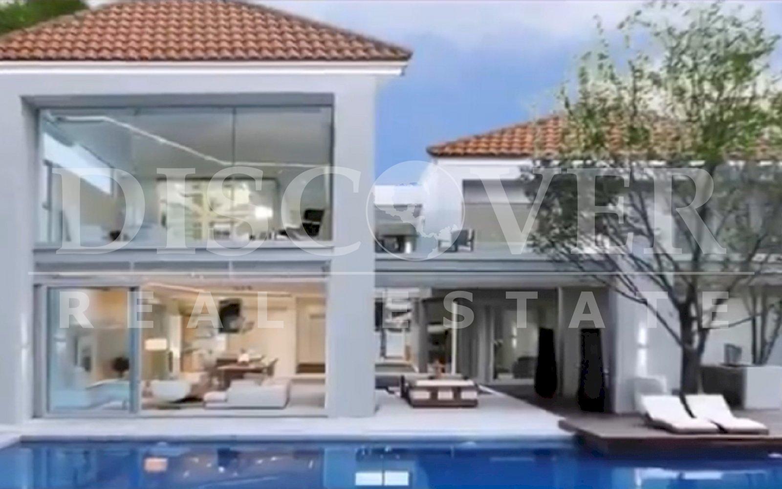  Houses and Lots for Sale in the exclusive Condominium Spania