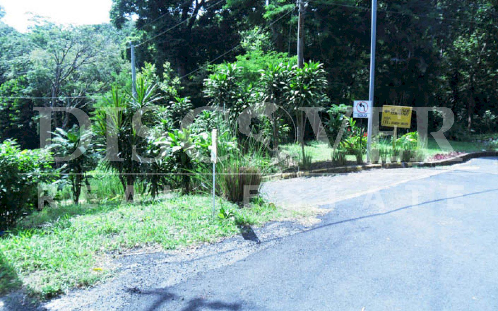 https://images.discovernica.com/propiedad/1600/Terreno_de_13_000_vras2_Topografia_Semi_Plana_Acceso_Calle_Adoquinada_id_1671.jpg
