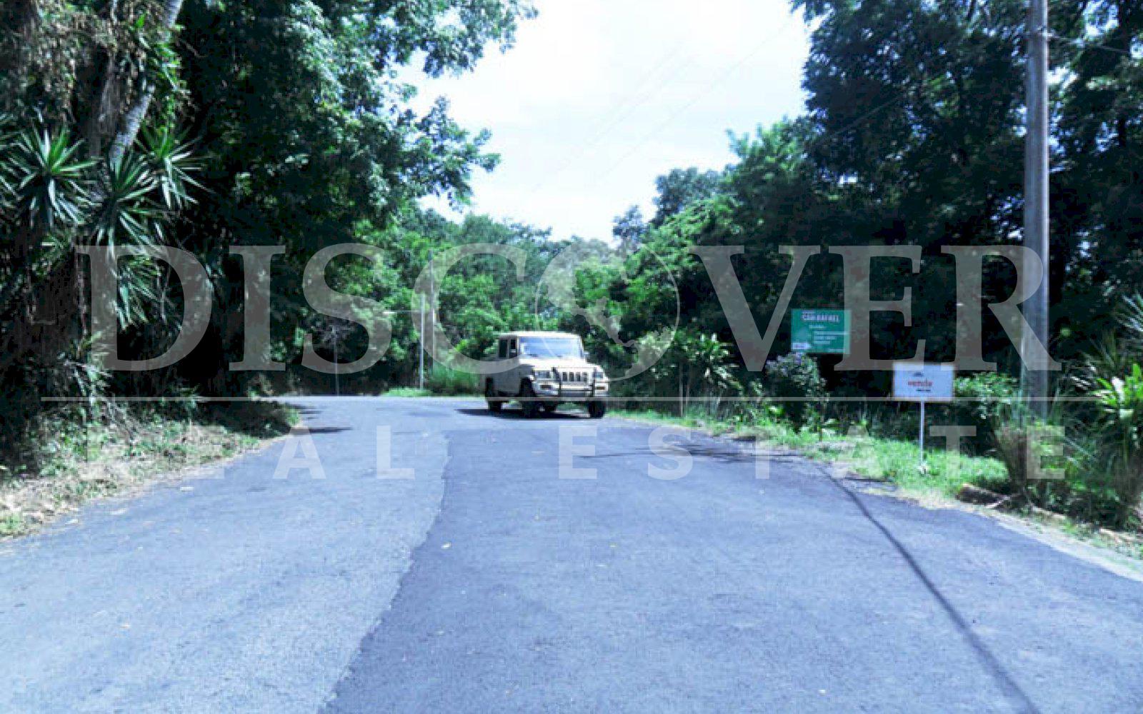 https://images.discovernica.com/propiedad/1600/Terreno_de_13_000_vras2_Topografia_Semi_Plana_Acceso_Calle_Adoquinada_id_1671_3.jpg