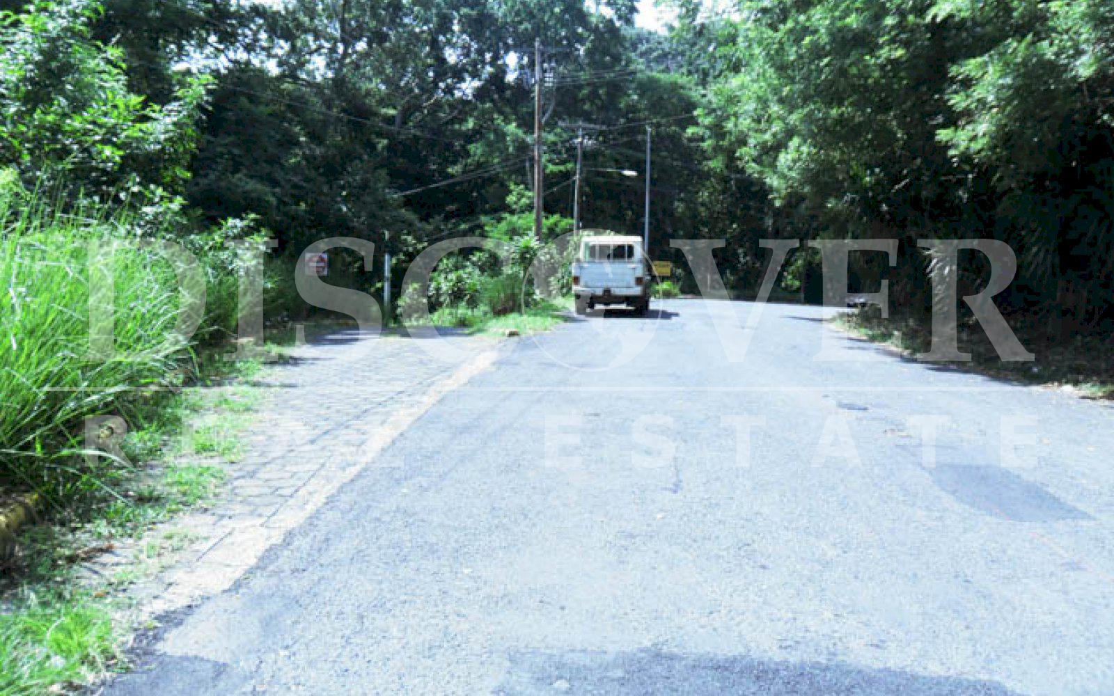 https://images.discovernica.com/propiedad/1600/Terreno_de_13_000_vras2_Topografia_Semi_Plana_Acceso_Calle_Adoquinada_id_1671_4.jpg