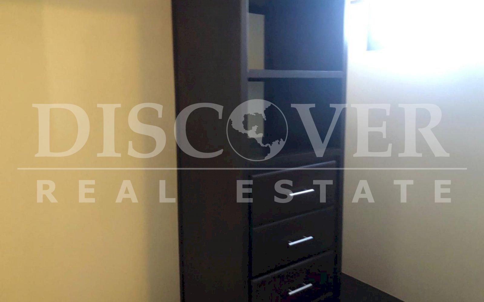 https://images.discovernica.com/propiedad/1600/Walking_closet_habitaci_n_principal.jpg