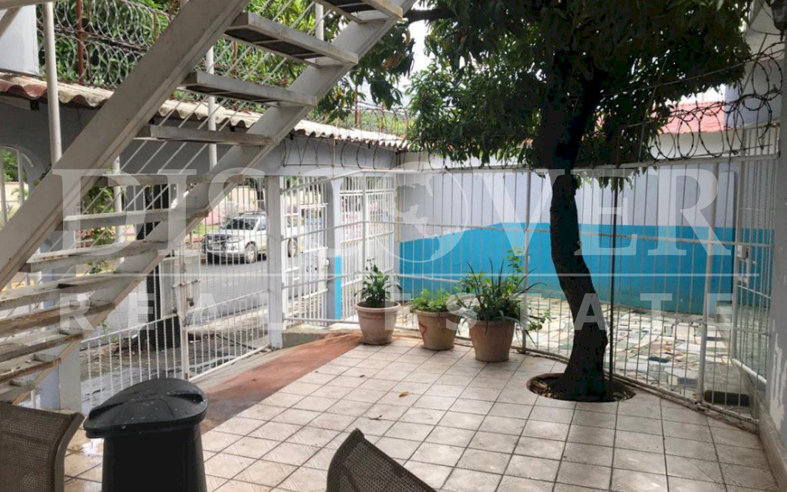  Large house for sale in Altamira
