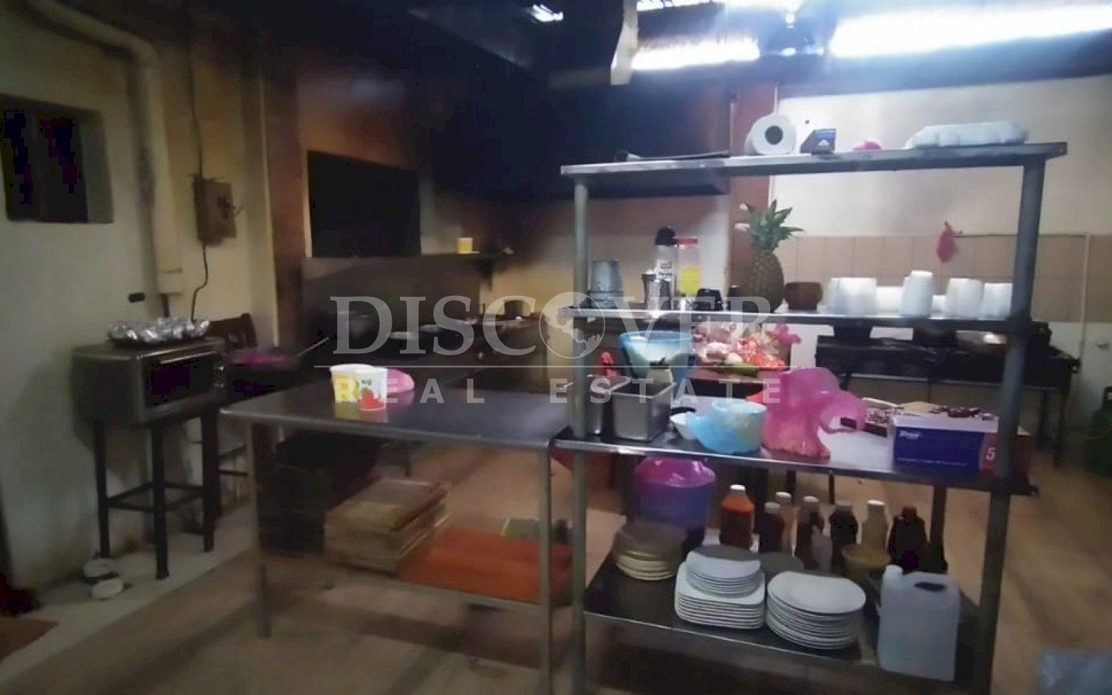  Commercial Building for Sale in the Robles Residential ID 13088
