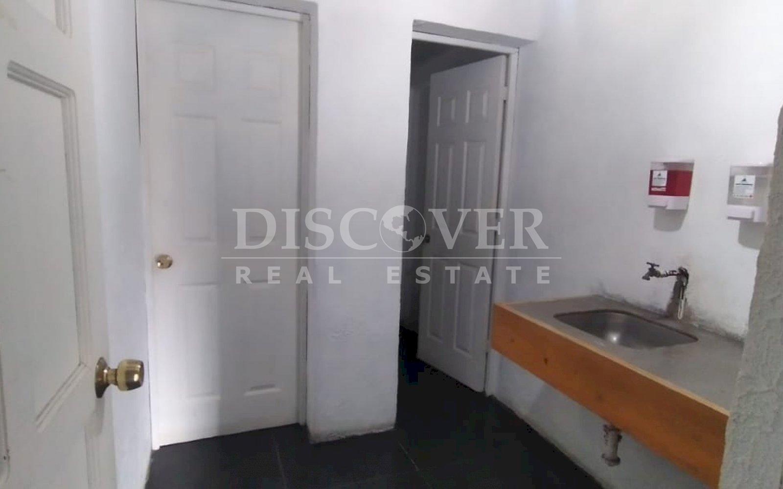  Commercial Building for Sale in the Robles Residential ID 13088
