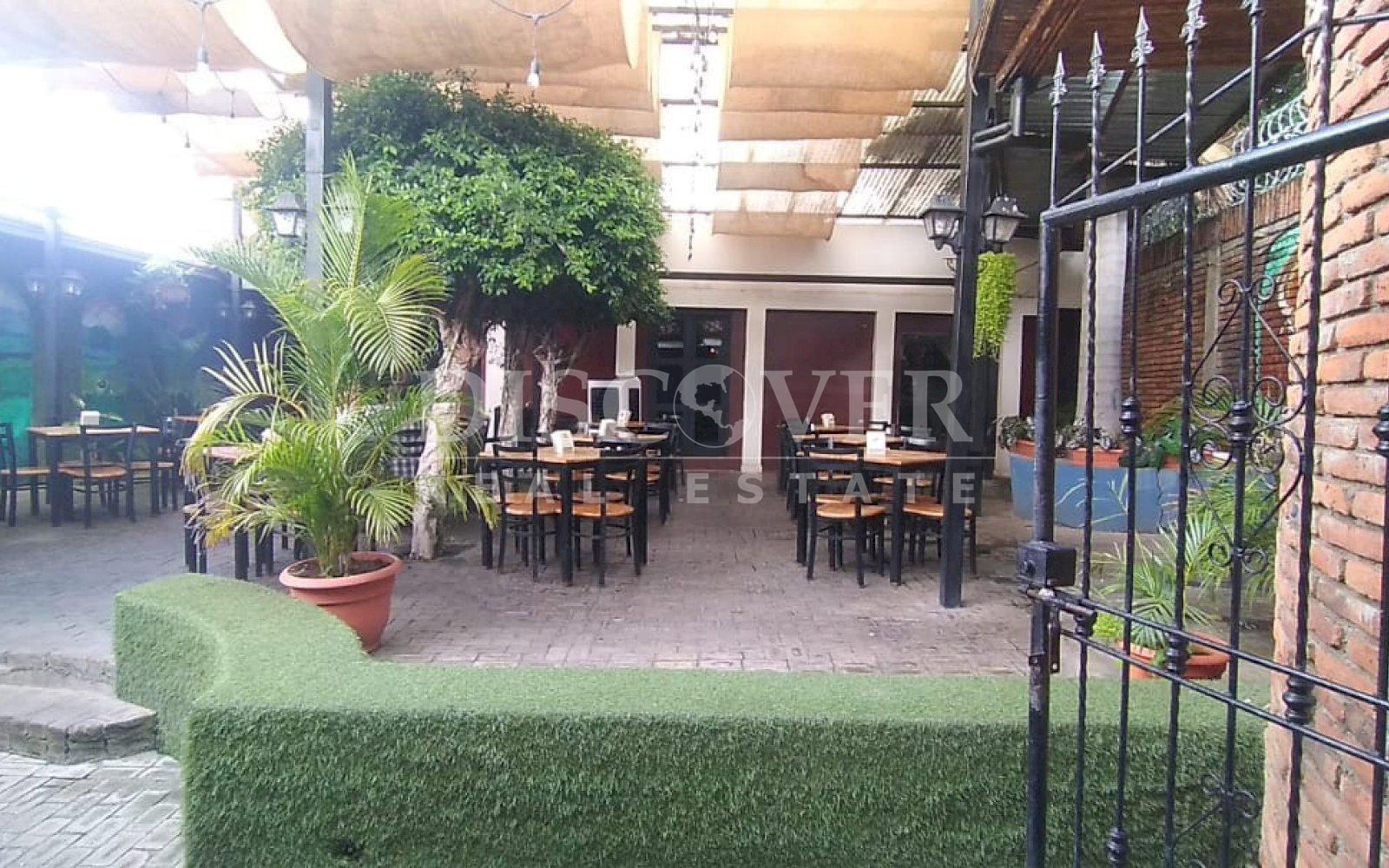  Commercial Building for Sale in the Robles Residential ID 13088
