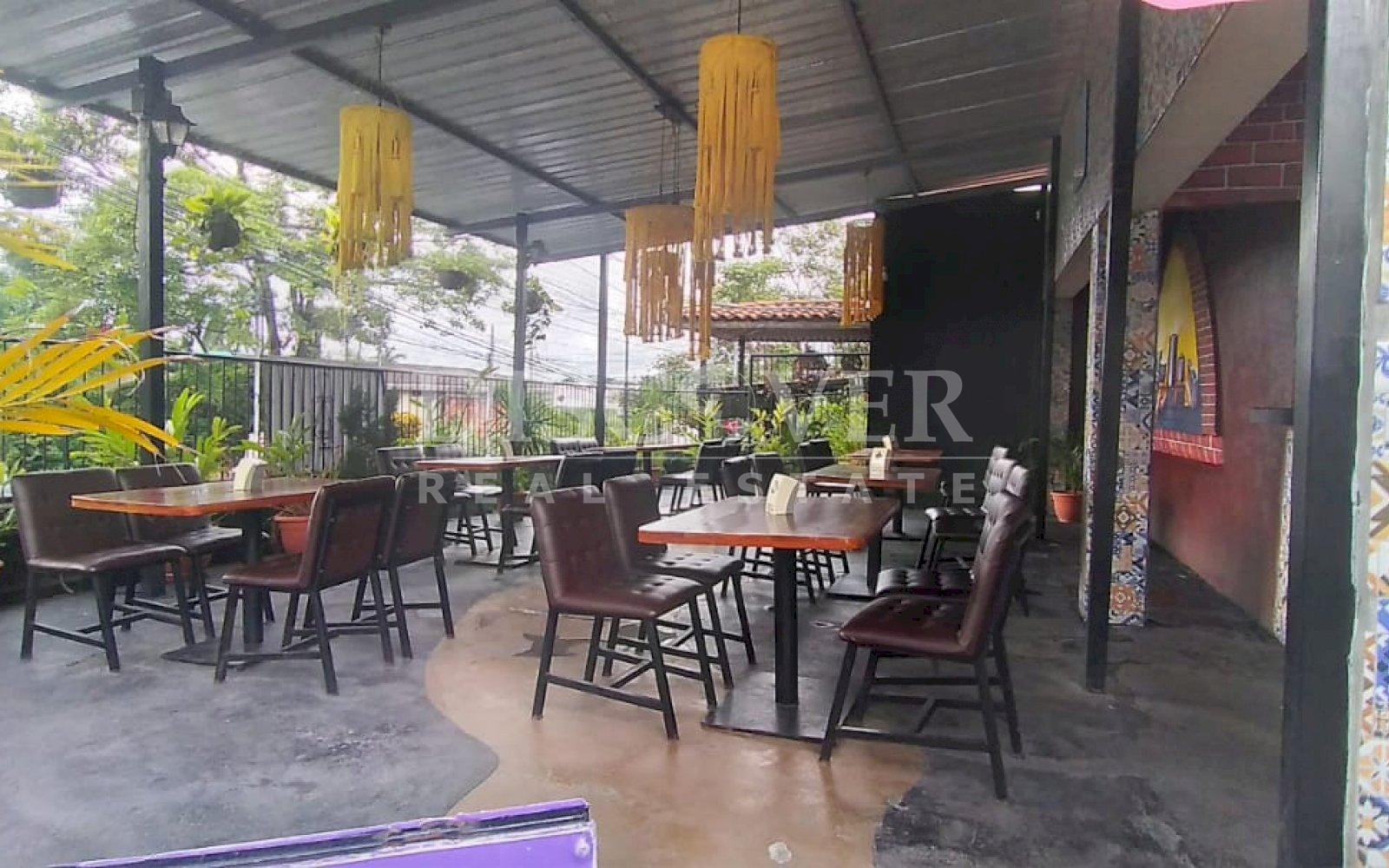  Commercial Building for Sale in the Robles Residential ID 13088
