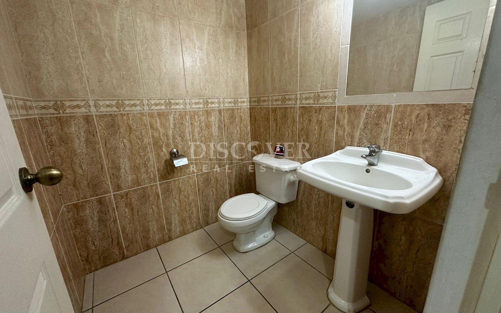  House for rent in Reparto Santa Catalina, furnished.