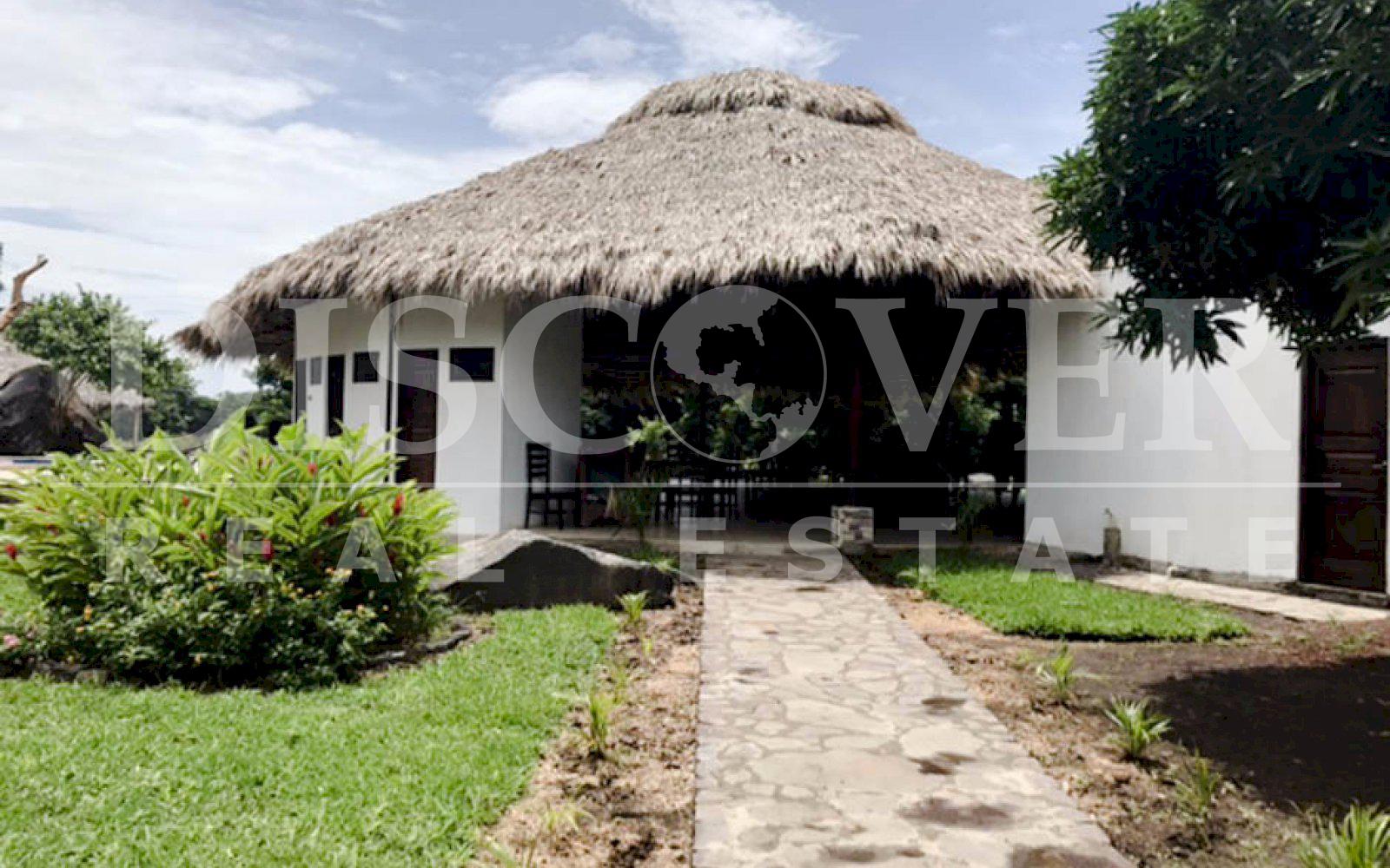  Rental of Cabins and Rooms in Hotel Manku Lake Paradise ID 11191