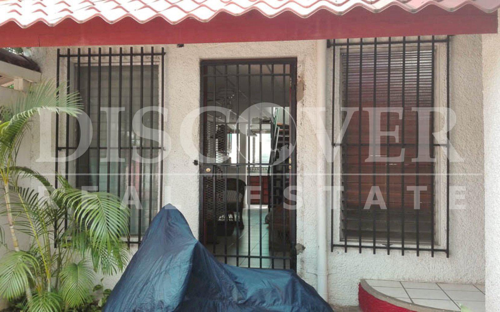  Apartment for sale located in Colonial los Robles.