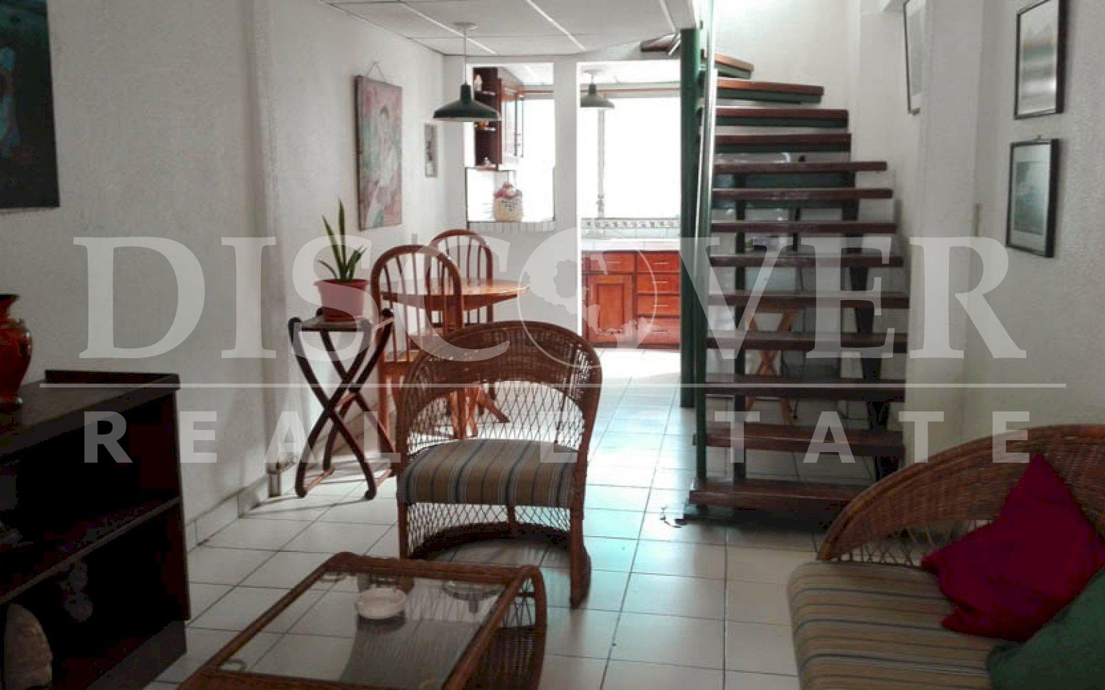  Apartment for sale located in Colonial los Robles.