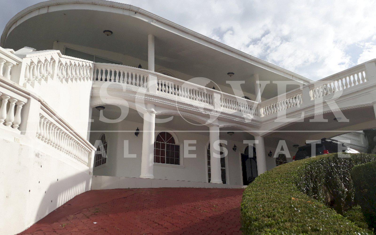  House for rent two floors in Lomas de Ticomo.