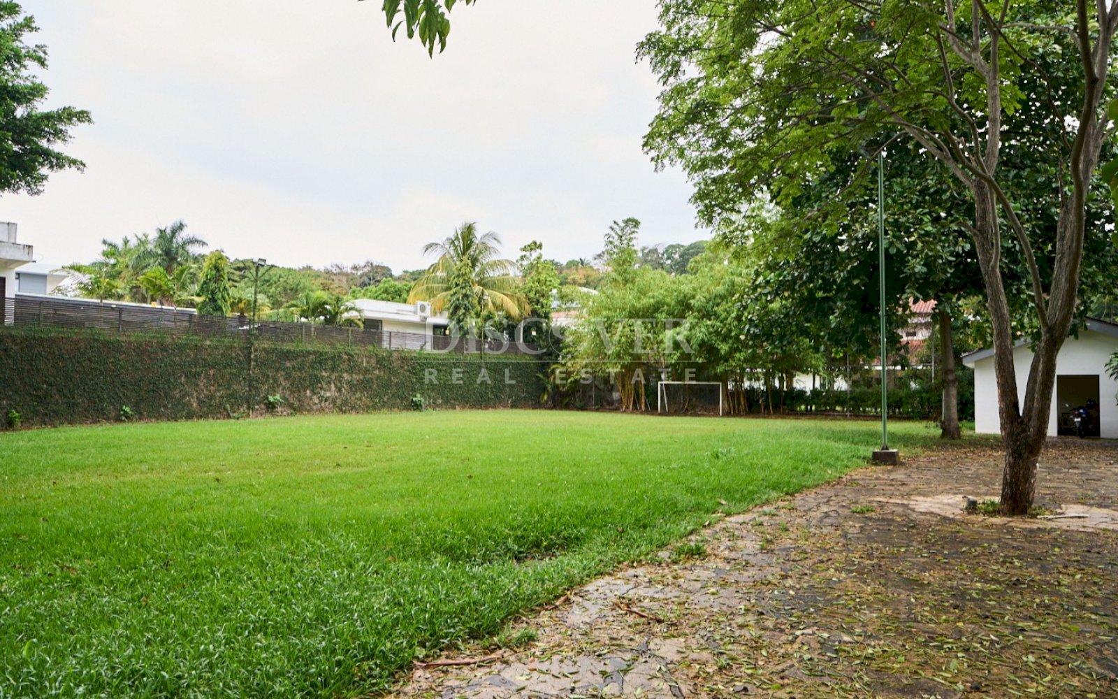  Lots for sale in Residencial Montecarlo - Villa Fontana Sur