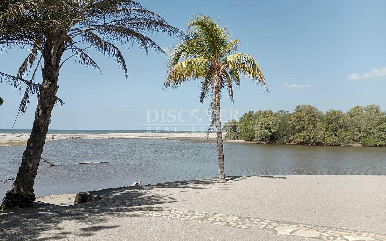 Oceanfront land for sale - La Boquita
