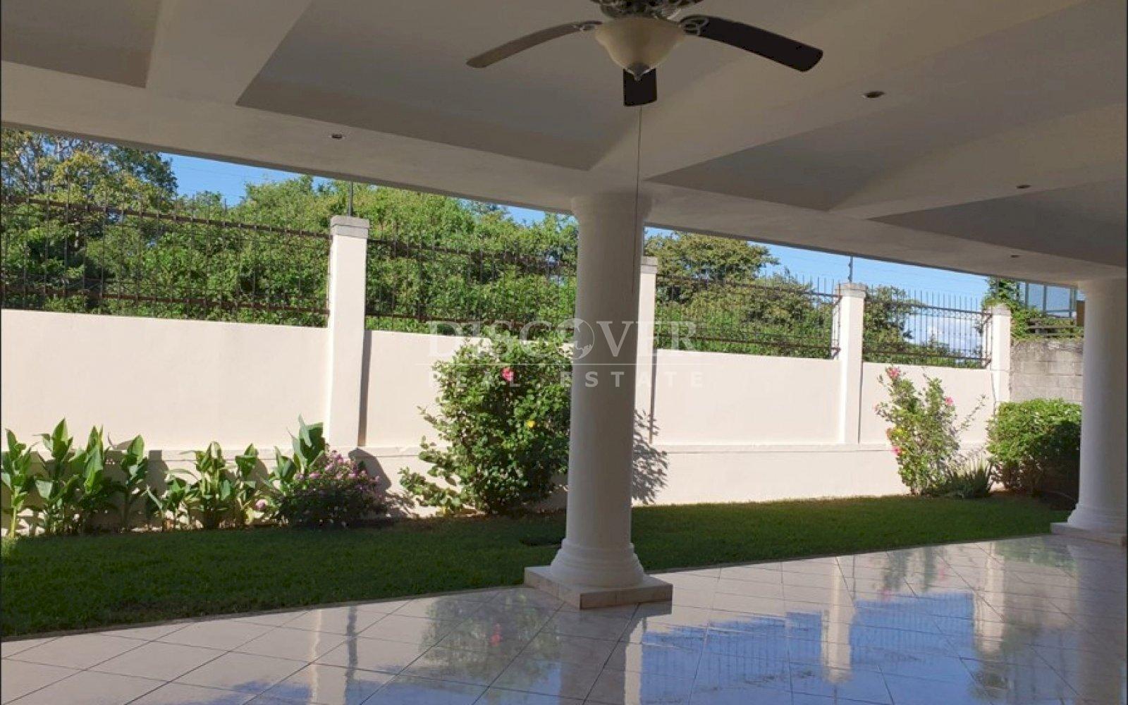 https://images.discovernica.com/propiedad/1600/bgrehte5hrrjrtk.jpg
