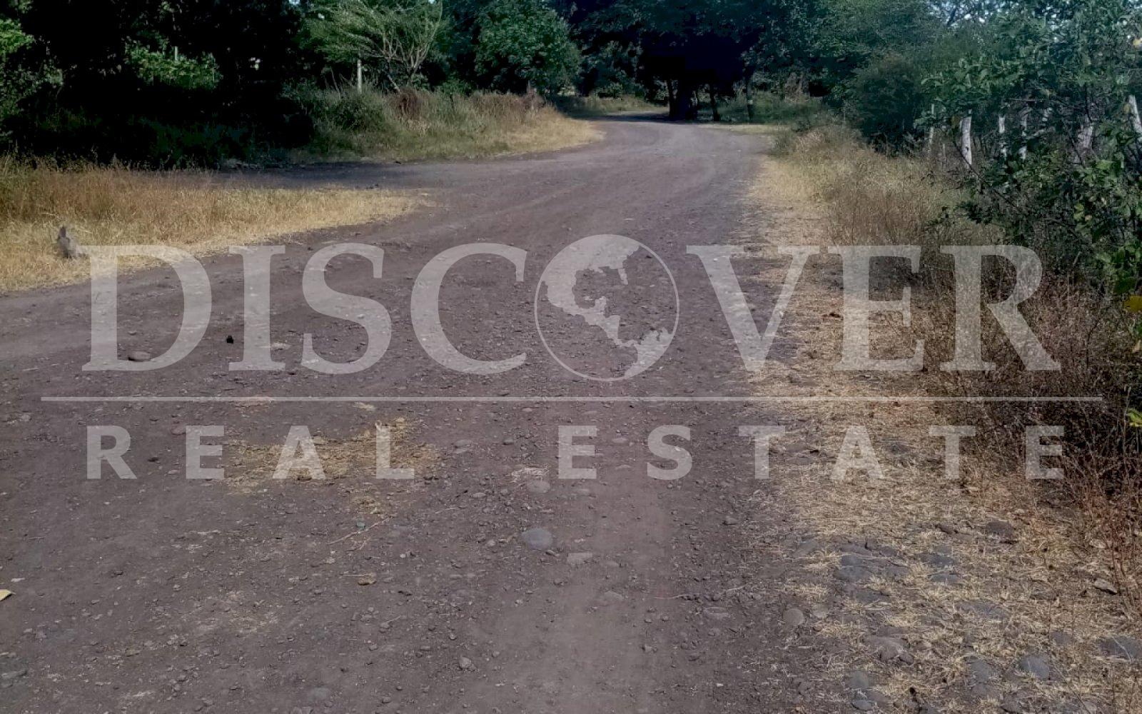 https://images.discovernica.com/propiedad/1600/calle_de_adceso.jpeg
