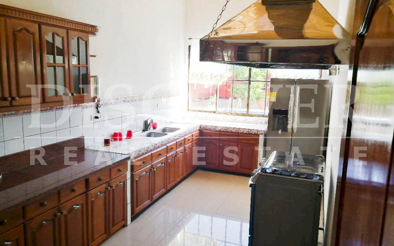https://images.discovernica.com/propiedad/1600/casa_6_habitaciones_5_ba_os_3_salas_2_cocina_ID_11463_5.jpg