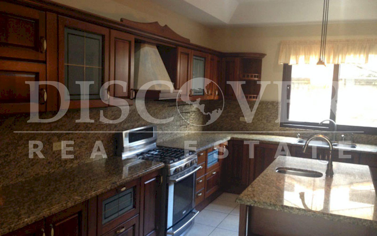 https://images.discovernica.com/propiedad/1600/casa_a_la_renta_y_venta_en_altos_de_santo_domingo_managua_nicaragua_10_.jpg
