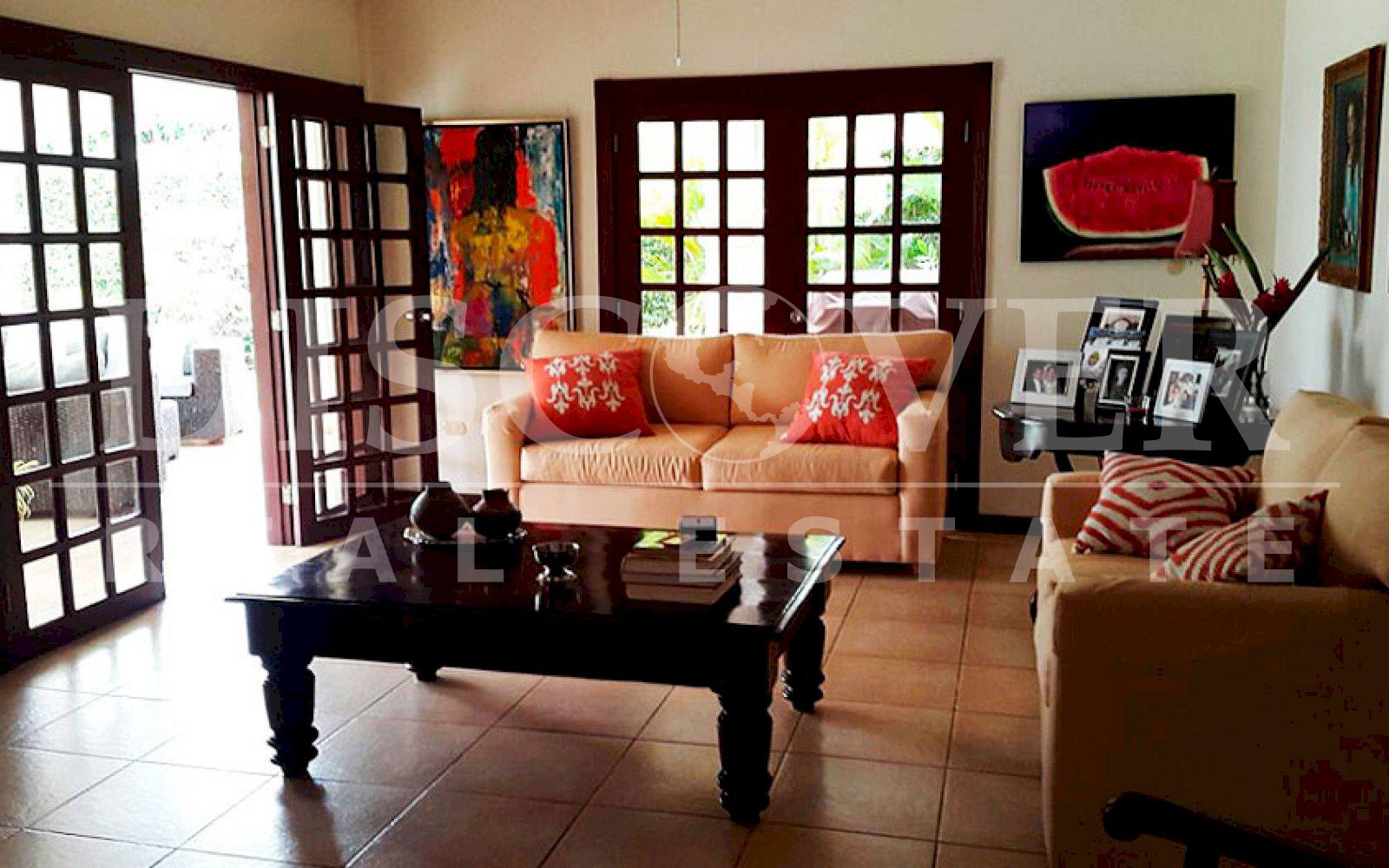 https://images.discovernica.com/propiedad/1600/casa_alquiler_condominio_las_hadas_santo_domingo_managua_id_10229_1.jpg