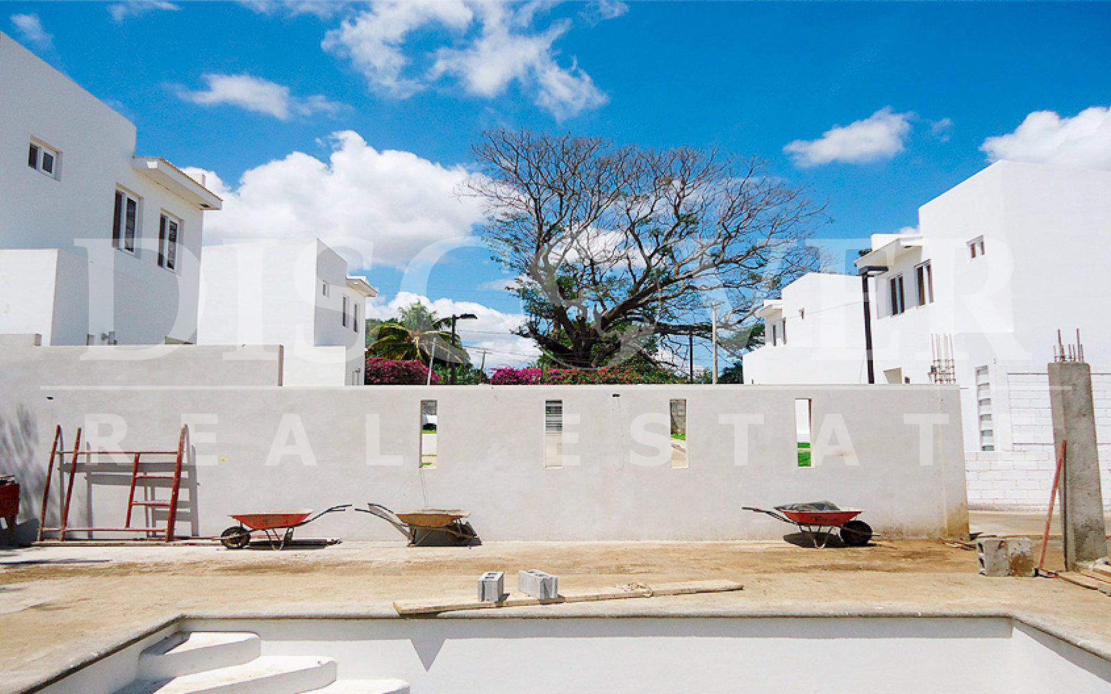  House for Rent in the Condominium Palmiras of Santo Domingo ID 9759