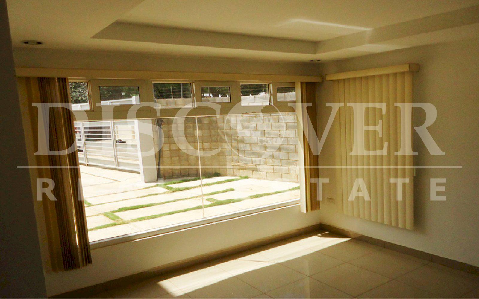  House for Rent in the Condominium Palmiras of Santo Domingo ID 9759