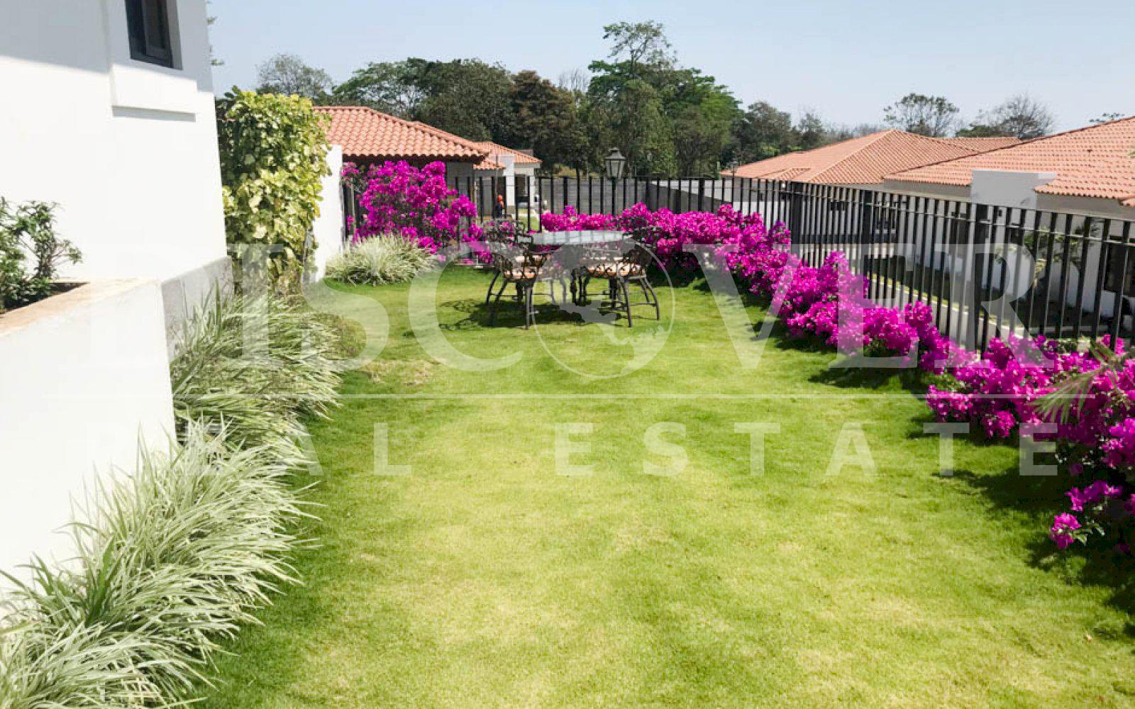 https://images.discovernica.com/propiedad/1600/casa_alquiler_condominio_santa_lucia_ID_11548_8.jpg