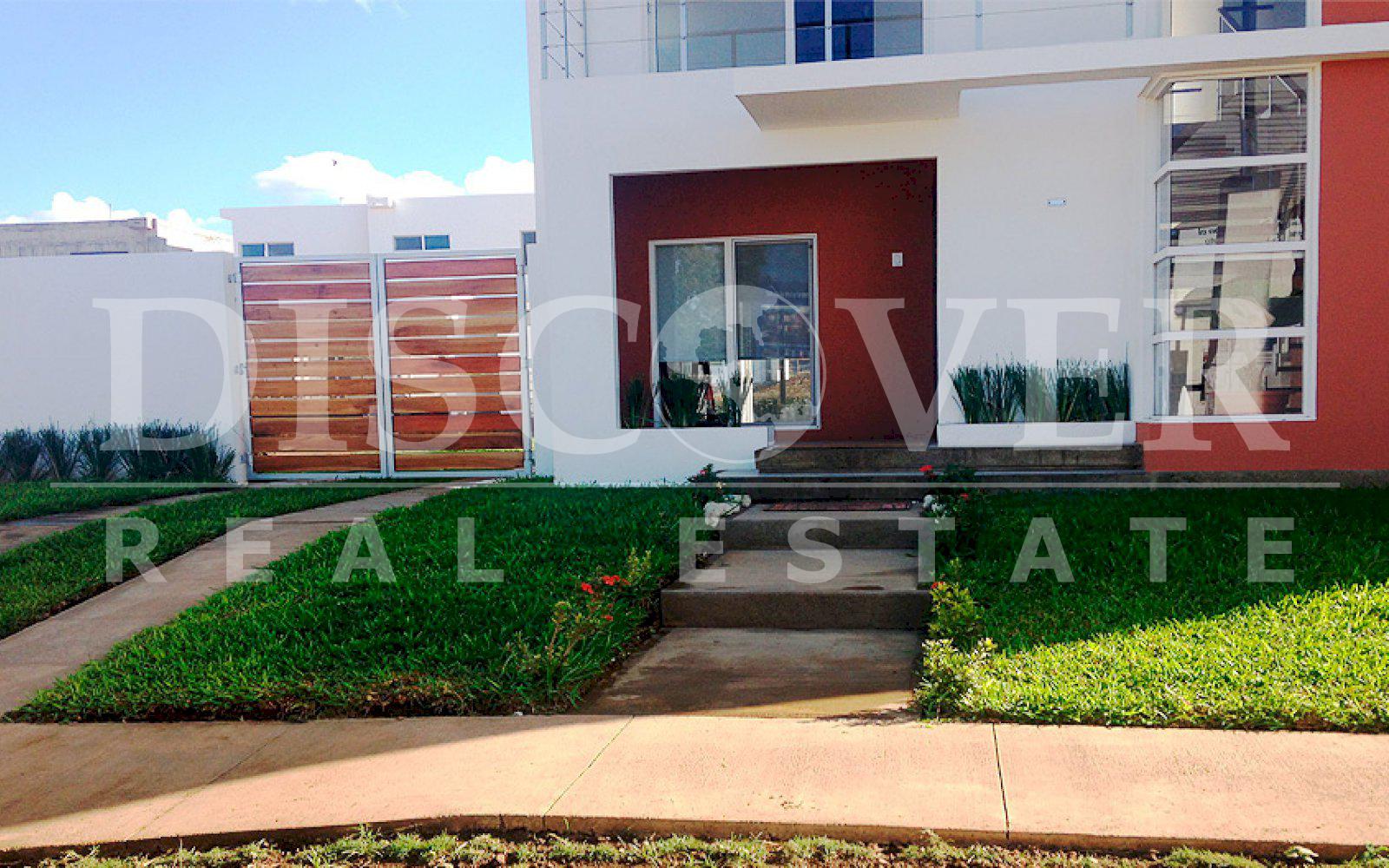  Furnished house rental in Tramonto condominium.