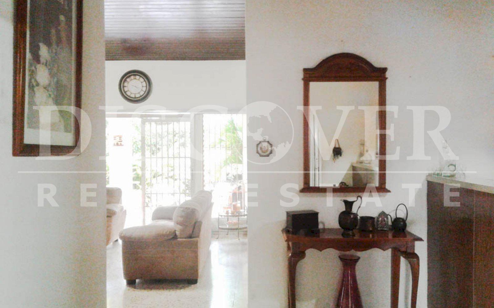 https://images.discovernica.com/propiedad/1600/casa_amueblada_las_colinas_5habitaciones_3ba_os_aire_acondicionado_ID11433_8.jpg