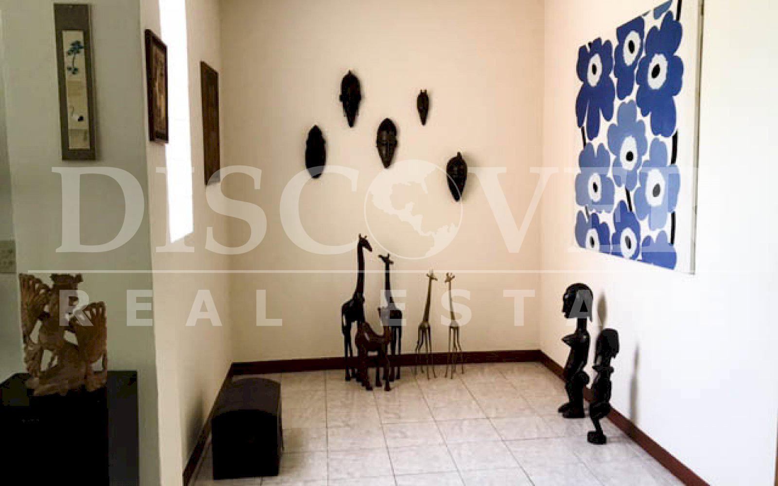 https://images.discovernica.com/propiedad/1600/casa_de_2_niveles_amueblada_en_venta_y_renta_en_las_colinas_id_11132_5.jpg