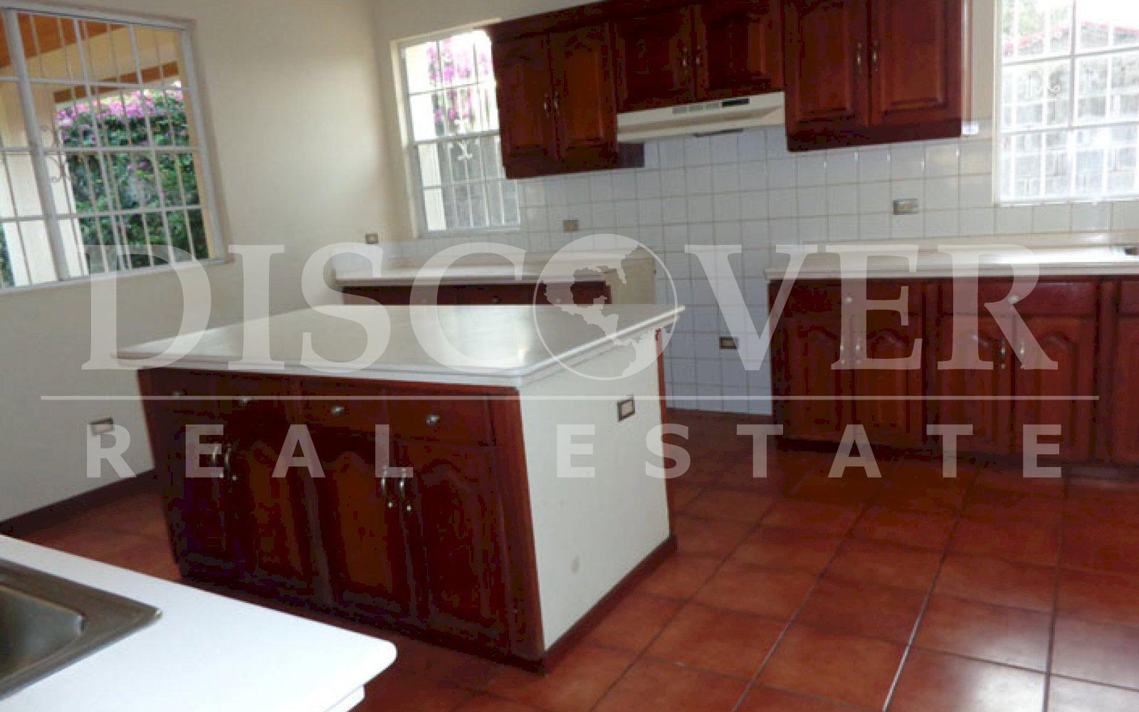  Beautiful House for Rent in Serranias Zone, South Road ID 8540