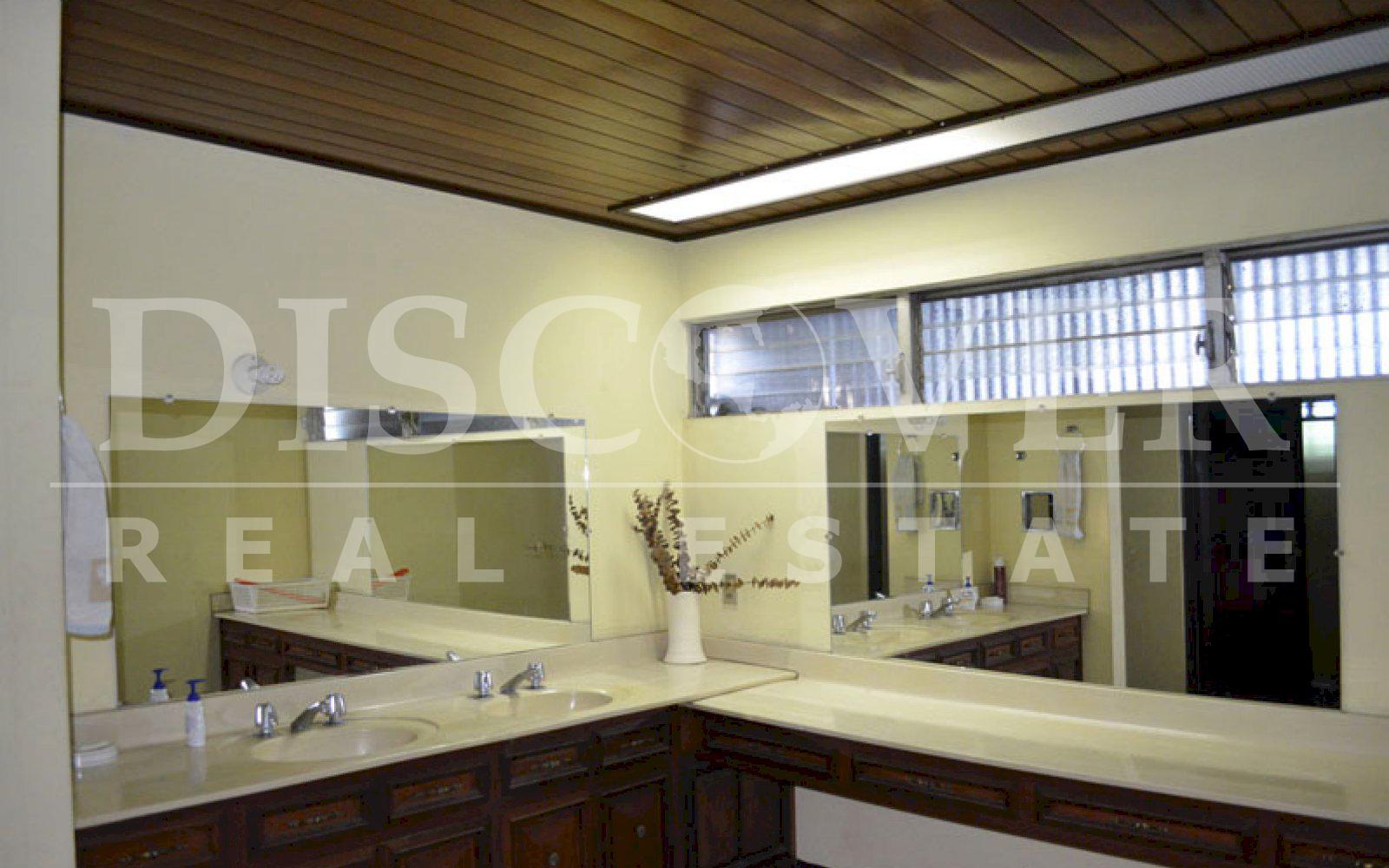  Corner House for Sale in San Juan Area ID 8390