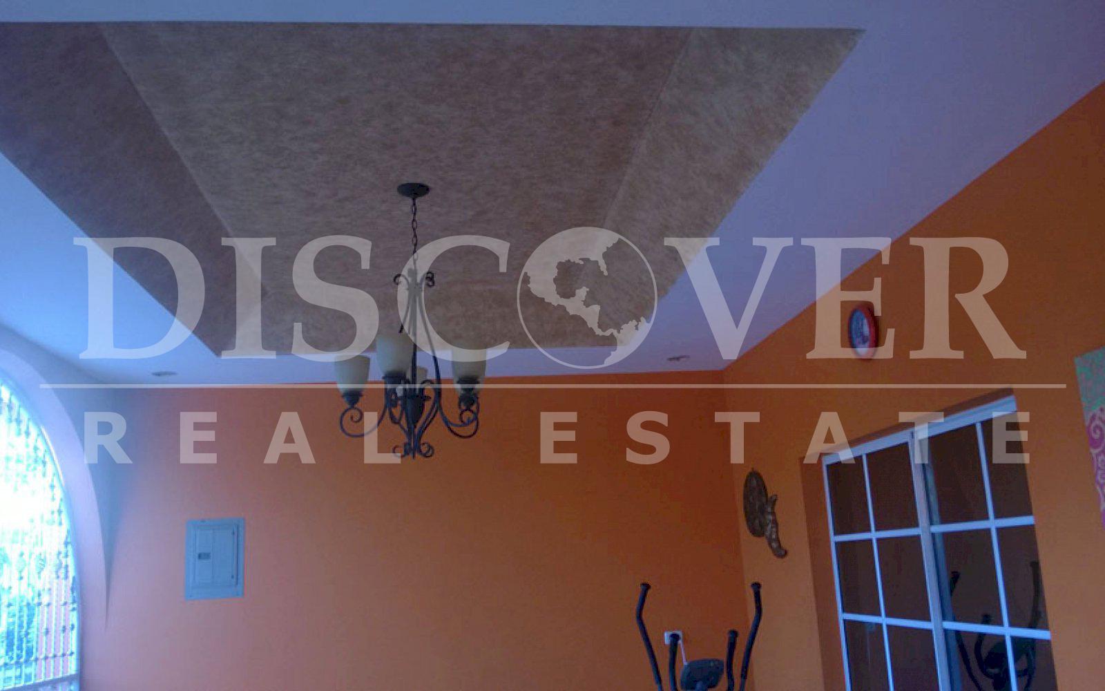 https://images.discovernica.com/propiedad/1600/casa_en_venta_en_residencial_montecristi_managua_nicaragua_1_.jpg