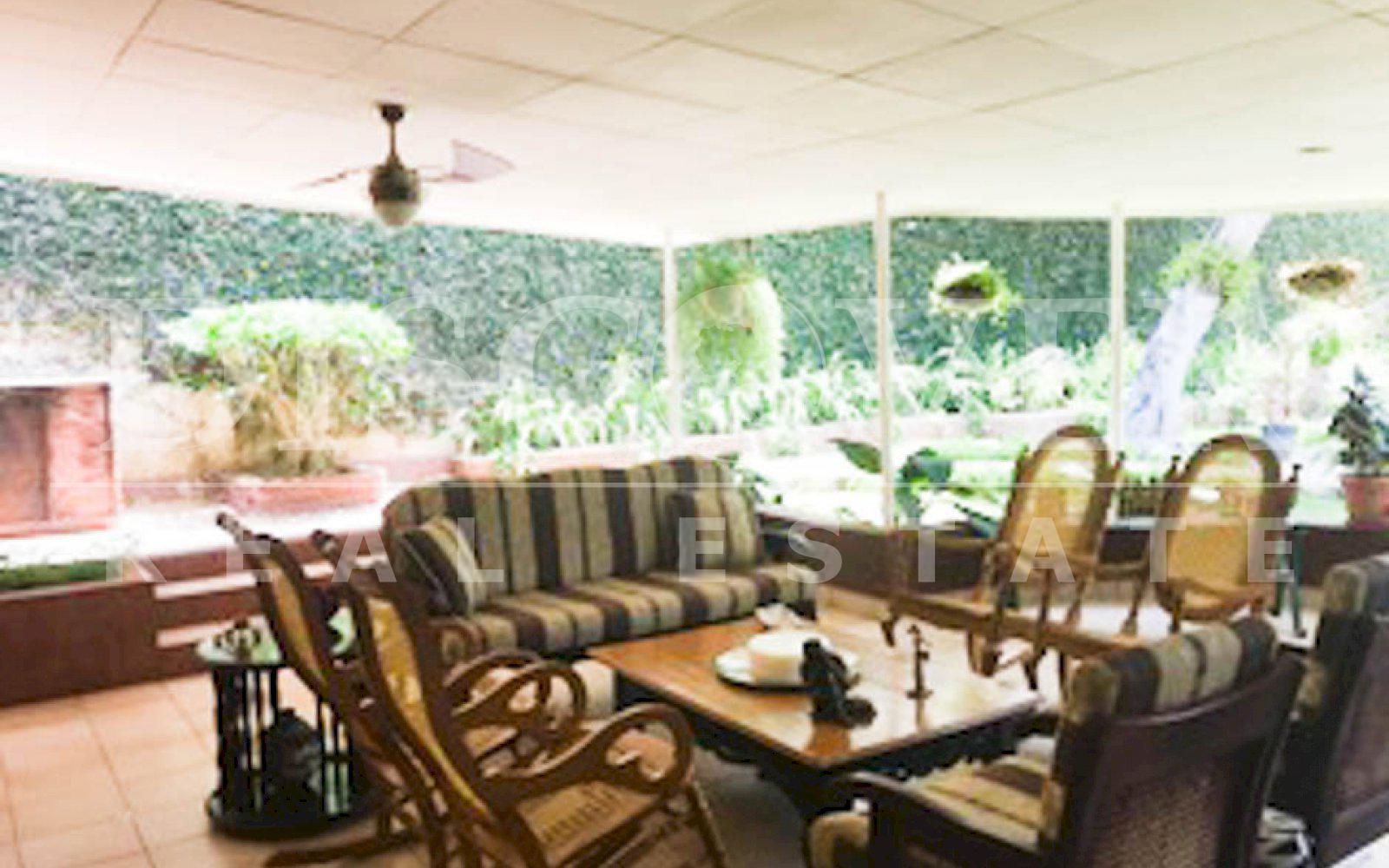 https://images.discovernica.com/propiedad/1600/casa_planetarium_4_habitaciones_4_ba_os_sala_ID11565_9.jpg