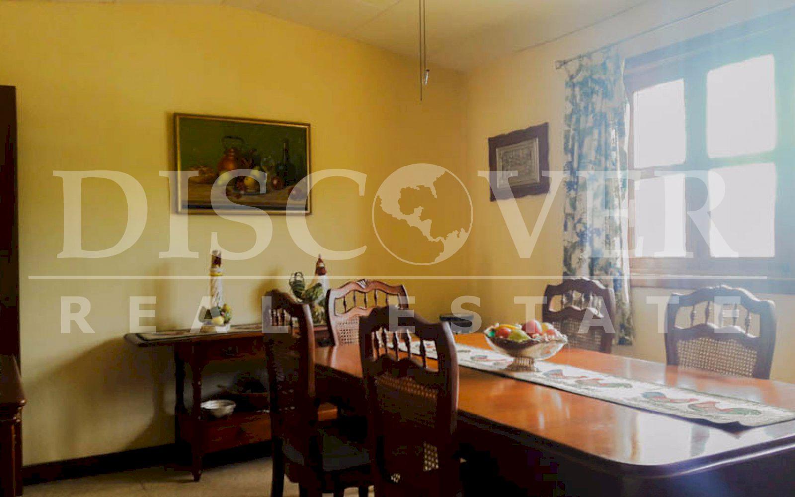 https://images.discovernica.com/propiedad/1600/casa_renta_colonial_los_robles_4_habitaciones_3_ba_os_sala_cocina_ID11213_10.jpg