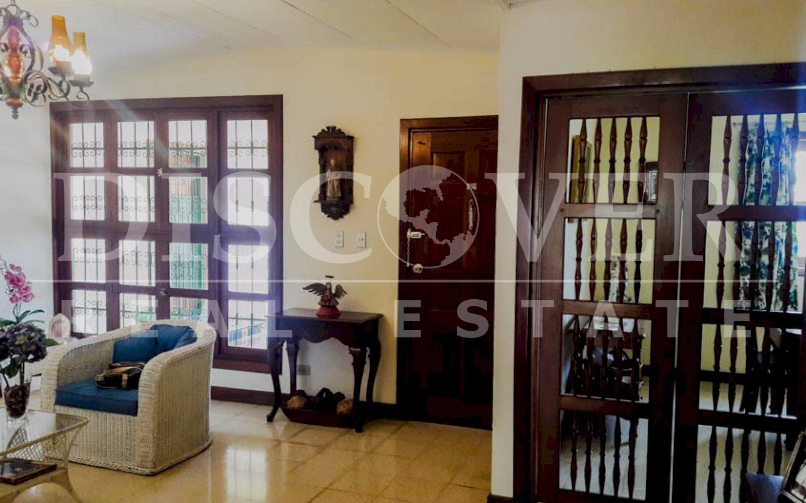 https://images.discovernica.com/propiedad/1600/casa_renta_colonial_los_robles_4_habitaciones_3_ba_os_sala_cocina_ID11213_7.jpg
