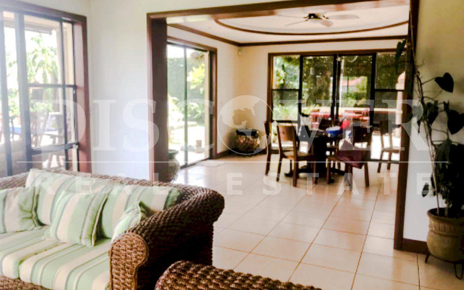 https://images.discovernica.com/propiedad/1600/casa_renta_las_cumbres_4_habitaciones_swimming_pool_ID11563_10.jpg